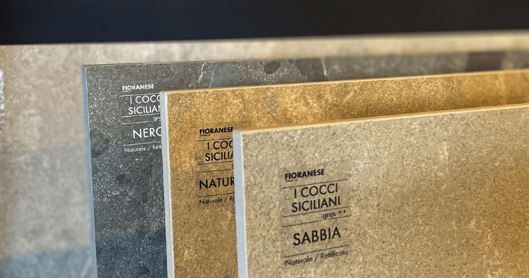 carrelage extérieur dans un showroom à parentis en bron